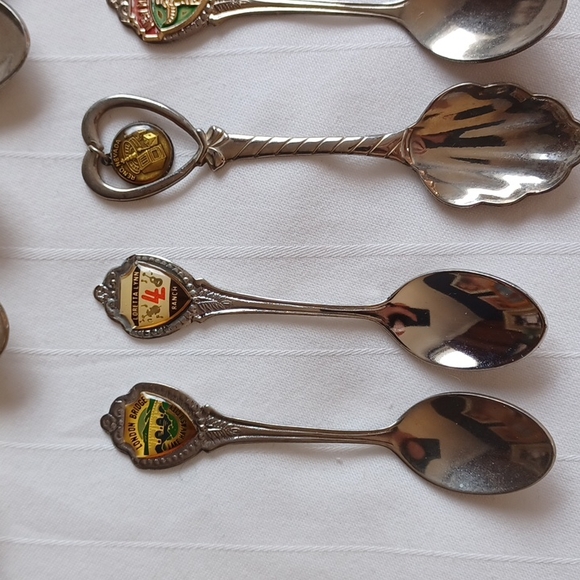 Vintage American Motif Collector Spoons- Set of 16 - Picture 12 of 16